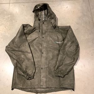 Frogg Toggs men’s angler jacket. Size large. Army green color.